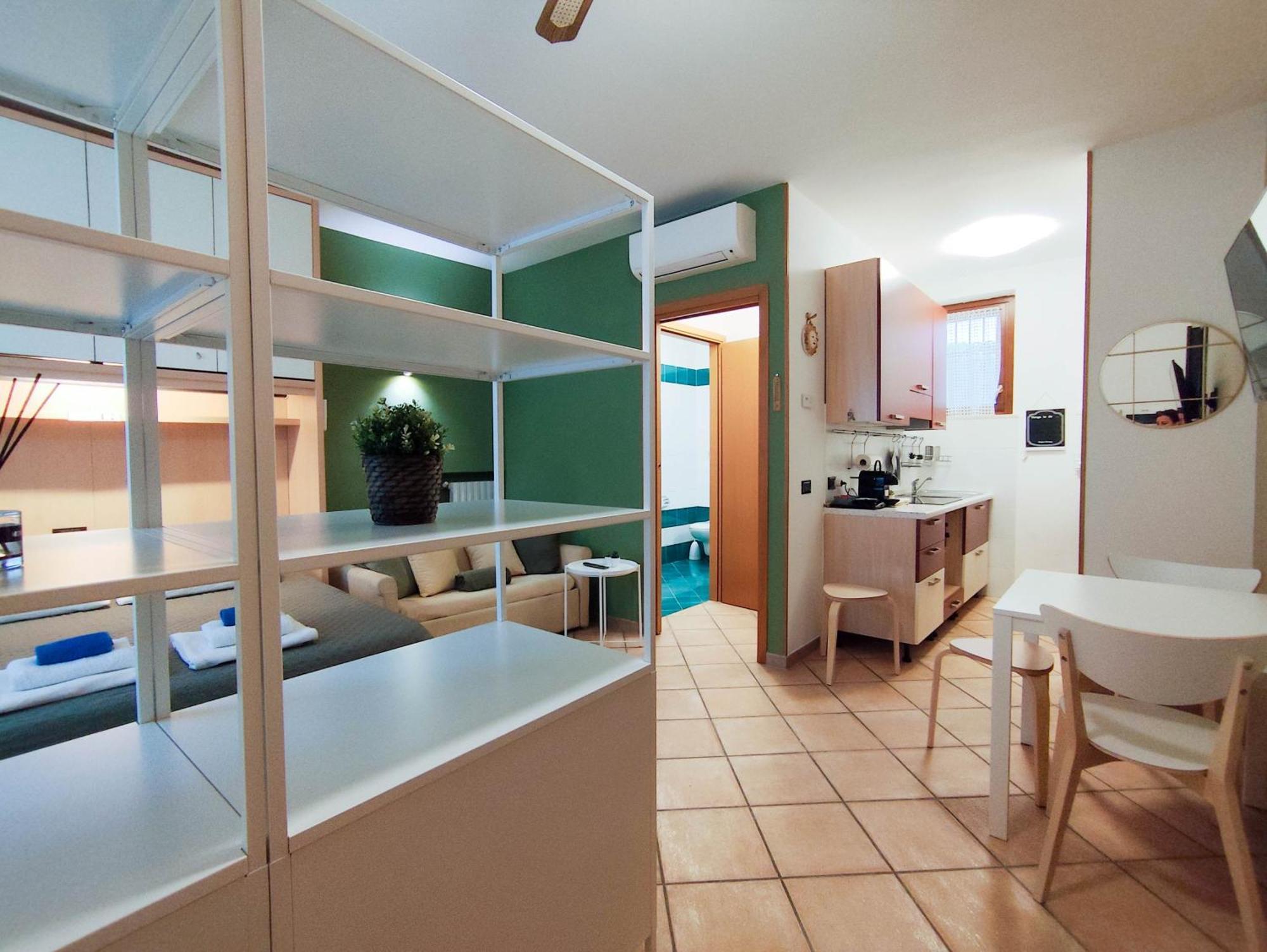 Nel Centro Di Desenzano Apartment Desenzano del Garda Exterior photo