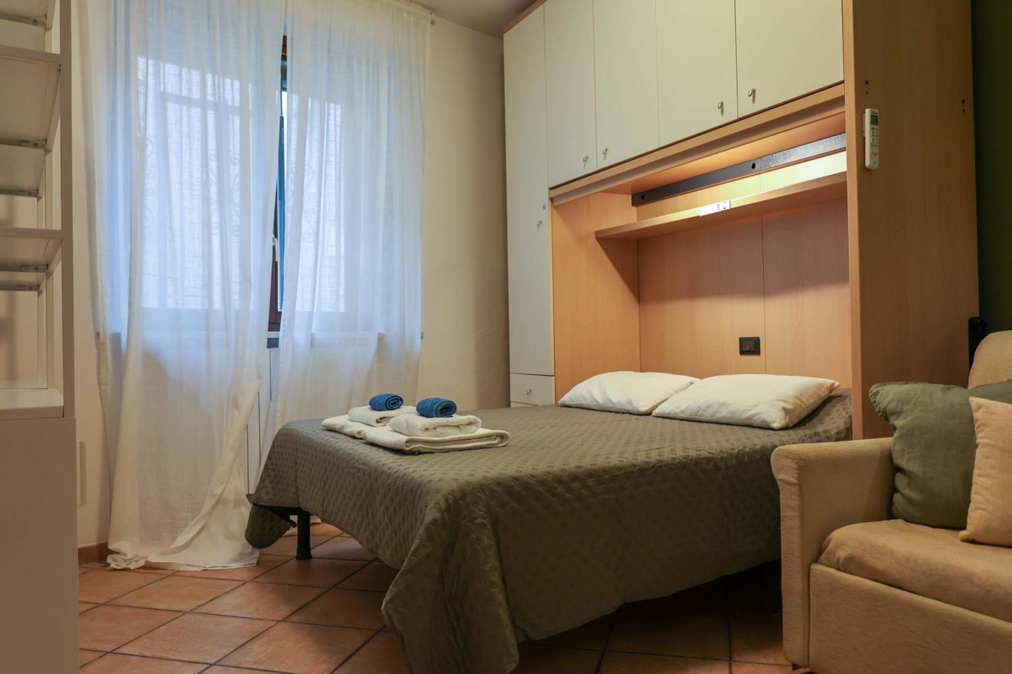 Nel Centro Di Desenzano Apartment Desenzano del Garda Exterior photo