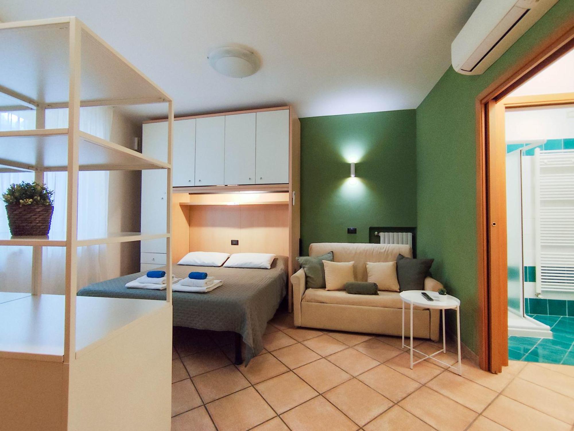 Nel Centro Di Desenzano Apartment Desenzano del Garda Exterior photo